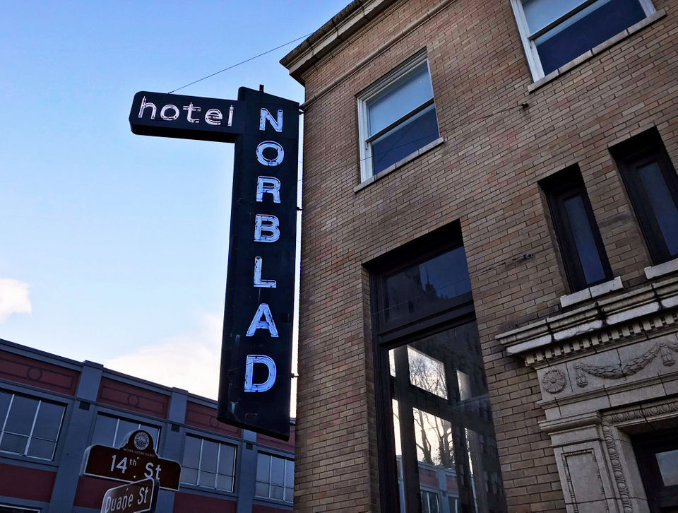 Norblad Hotel opts for minimalist, affordable rooms on the Oregon coast